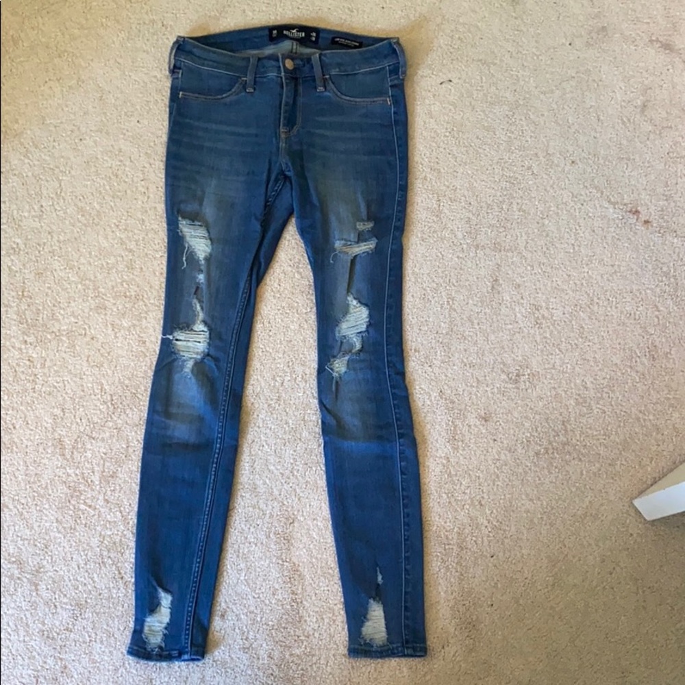 Medium wash Hollister jeans with rips!